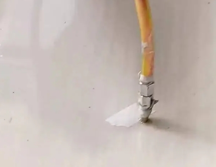黄梅瓷砖空鼓维修公司专业解答在瓷砖铺贴过程中，如果使用的砂料过粗（如全部使用了粗砂），可能会导致以下问题